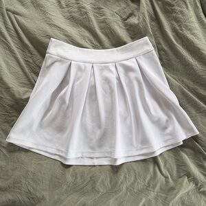 Crimson & Clover White Pleated Skater Skirt